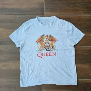 Queen Vintage graphic tee rock retro