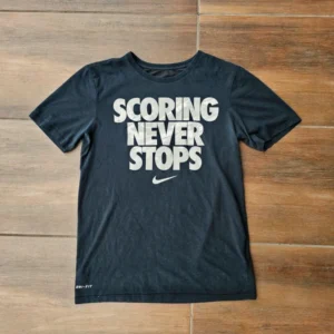 Nike tee scoring never stops czarna